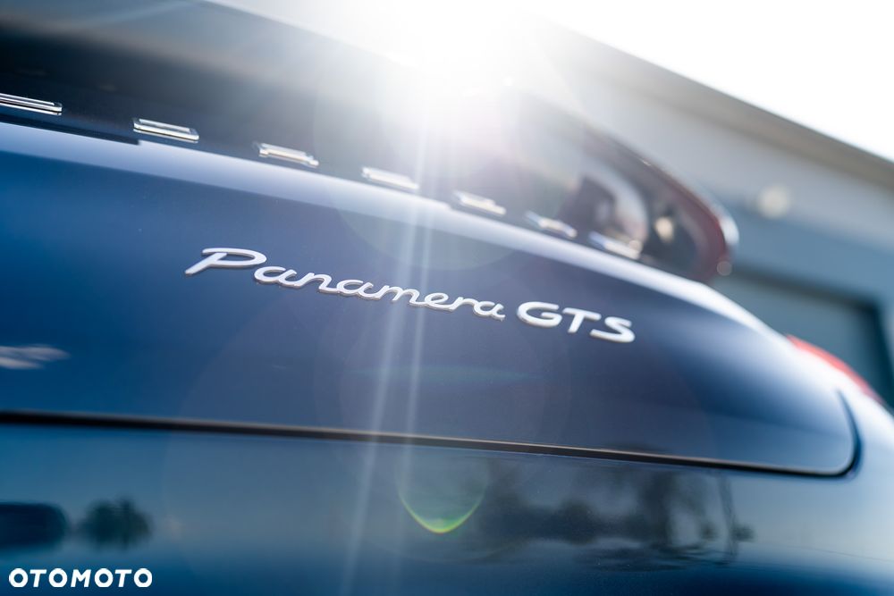 Porsche Panamera GTS PDK - 13