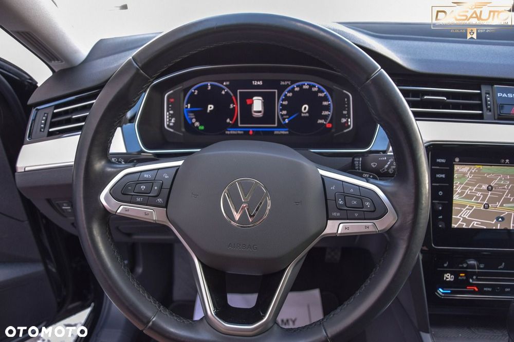 Volkswagen Passat - 21