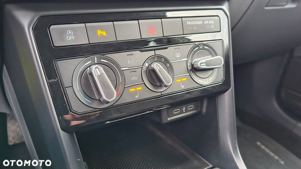 Volkswagen T-Cross - 28