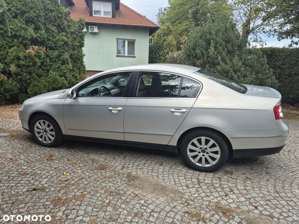 Volkswagen Passat 2.0 TDI DPF Comfortline - 2