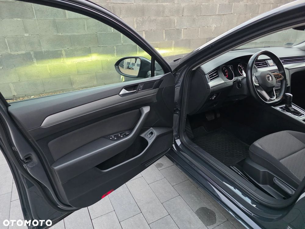 Volkswagen Passat - 14