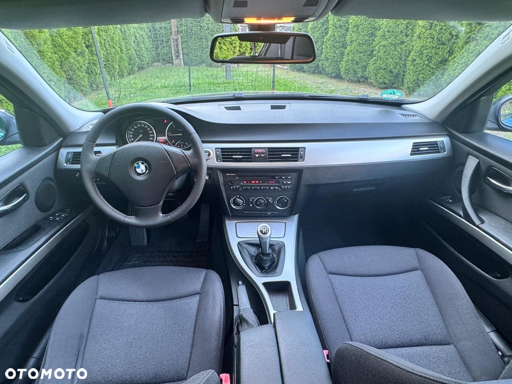 BMW Seria 3 318d DPF Edition Lifestyle - 16