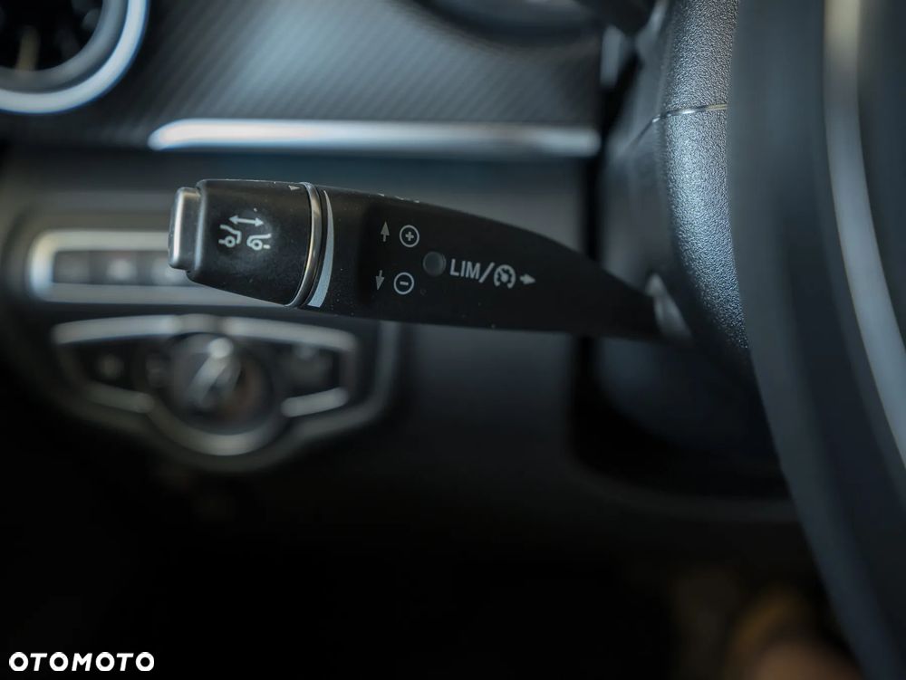 Mercedes-Benz Klasa V 300 d 4-Matic Exclusive 9G-Tronic (d³ugi) - 33