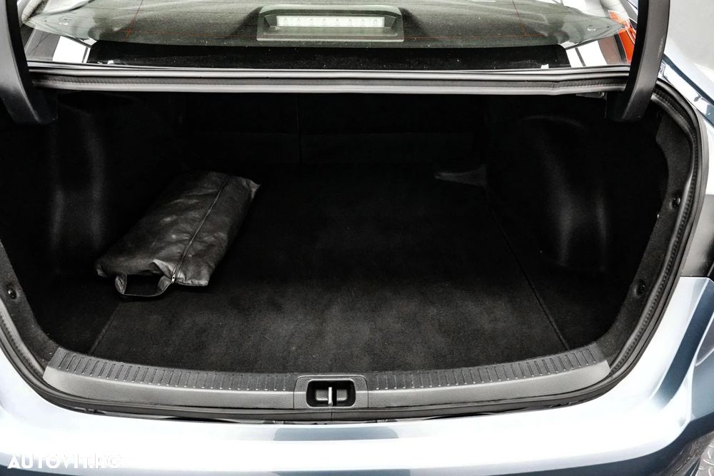 Toyota Corolla Sedan 1.8 HSD Dynamic - 21