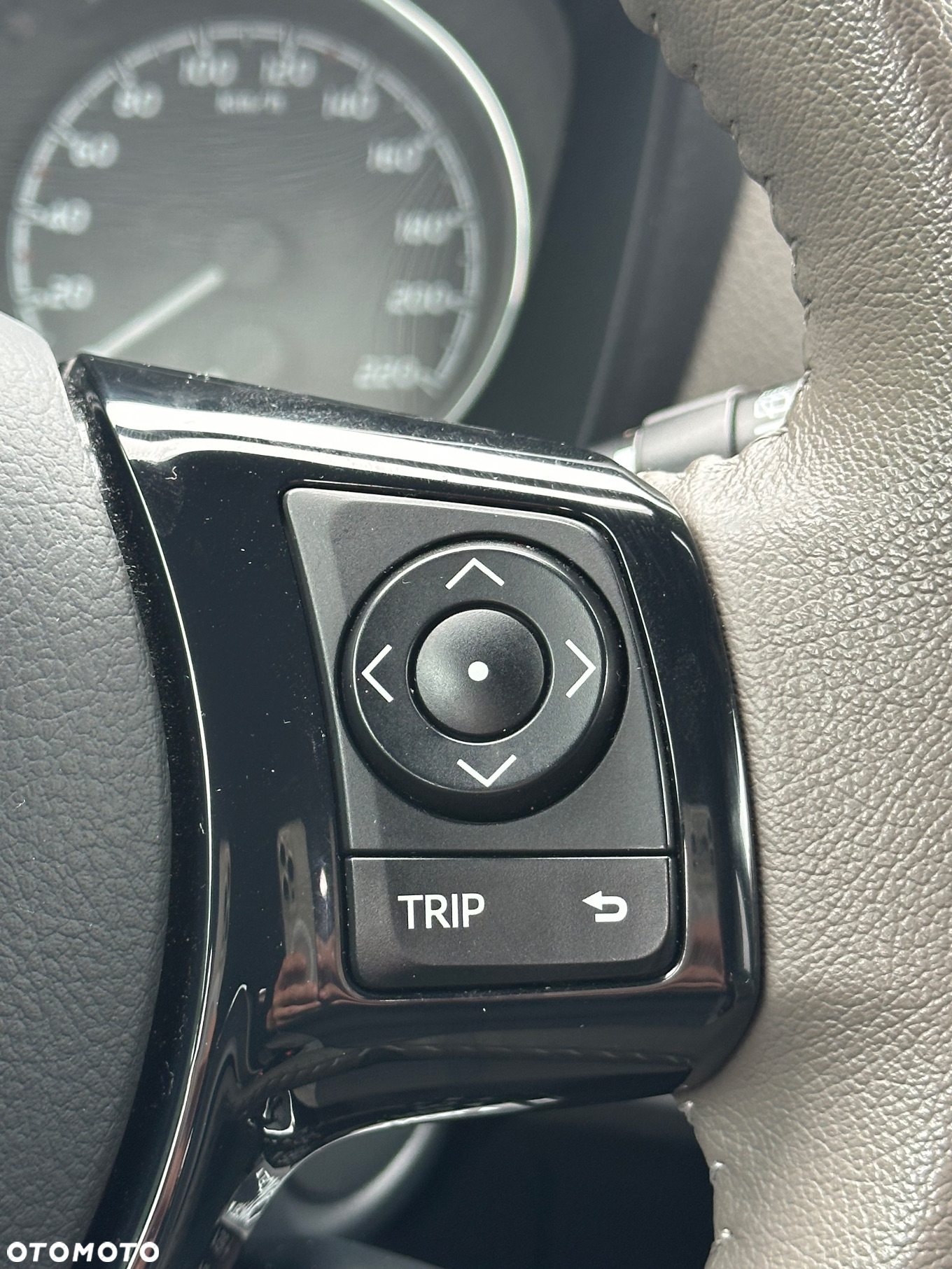 Toyota Yaris Hybrid 100 Selection Platinum - 23