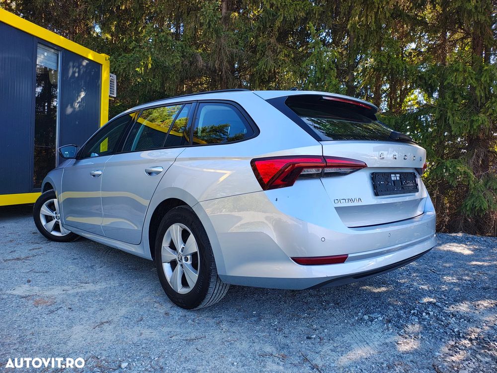 Skoda Octavia 2.0 TDI DSG Style - 2