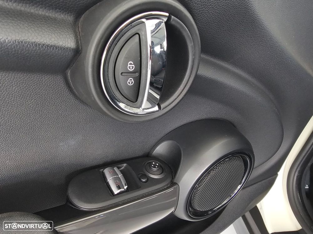 MINI 3 Portas One - 12