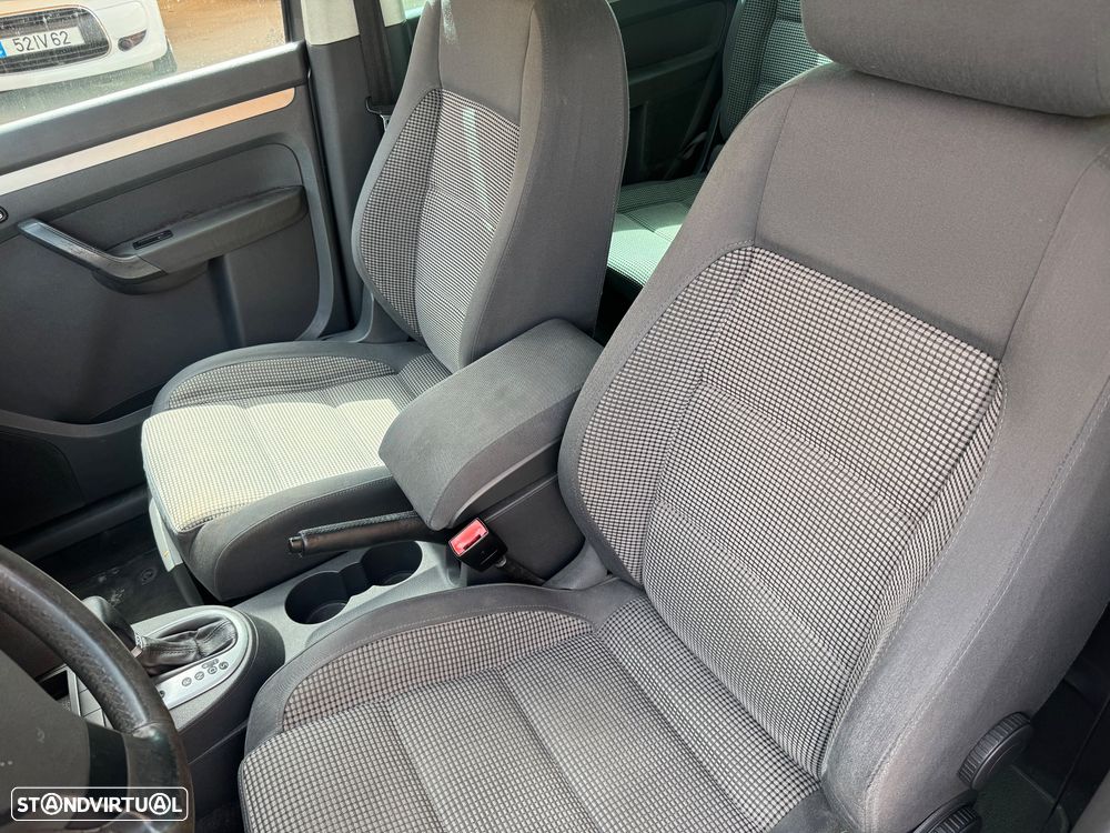 VW Touran 1.9 TDi Highline 7L DSG - 8