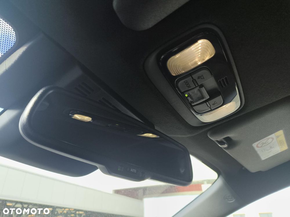 Toyota Yaris Hybrid 1.5 GR Sport - 28