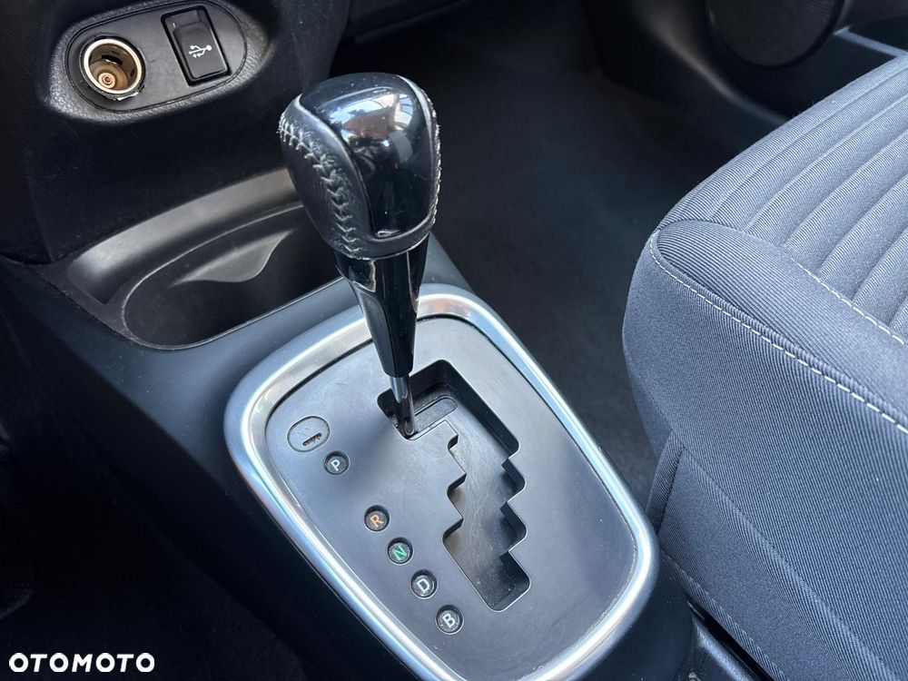Toyota Yaris Hybrid 100 Premium - 21