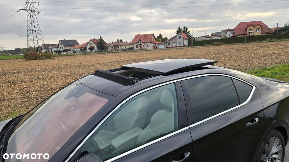 Skoda Superb 2016 photo 5