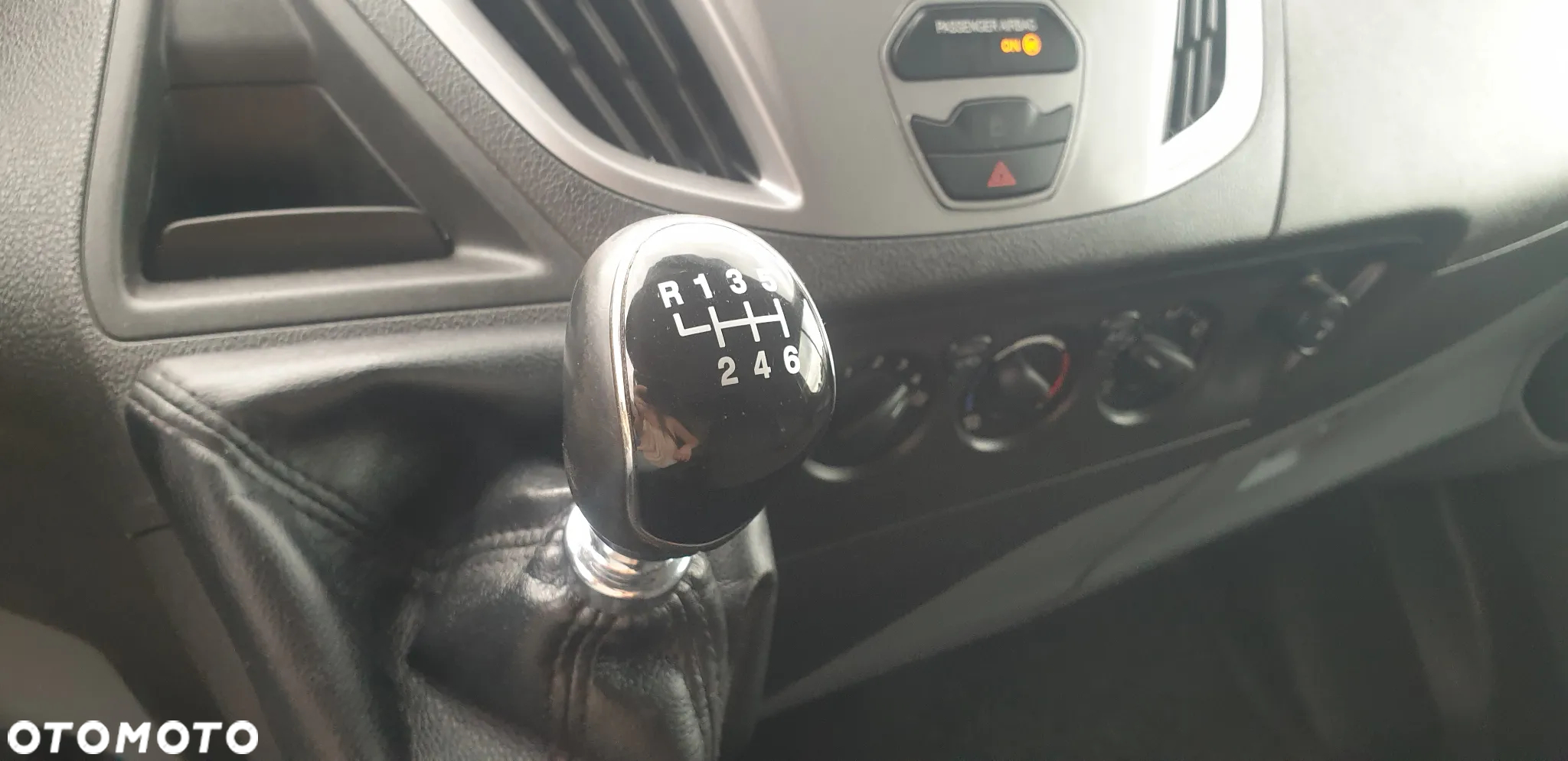 Ford TRANSIT CUSTOM - 14