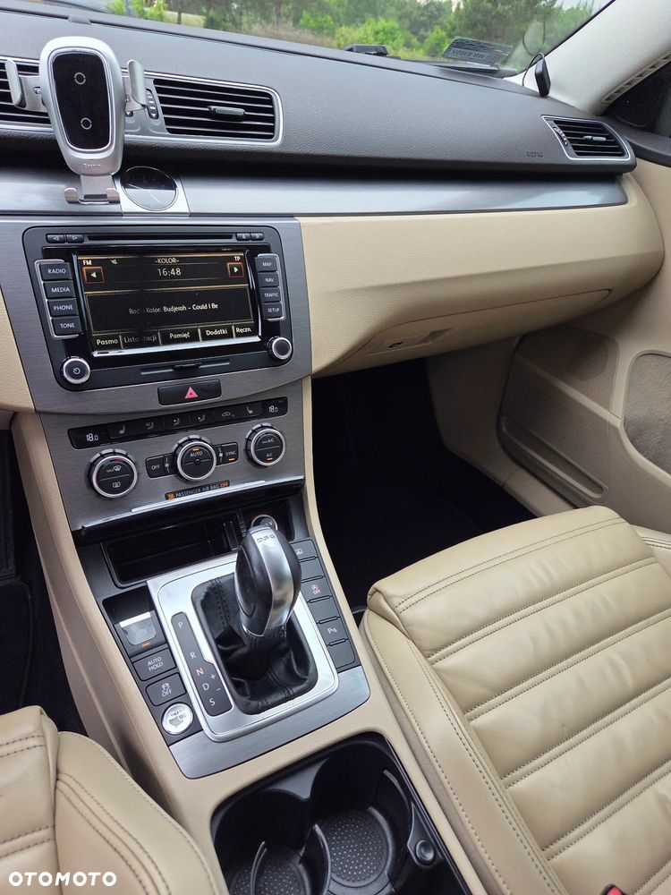 Volkswagen Passat 2.0 TDI 4Mot Highline DSG - 4
