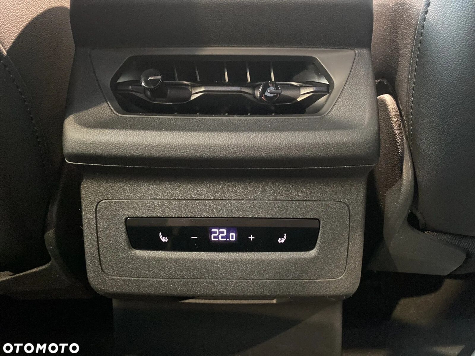 Audi Q6 e-tron - 12
