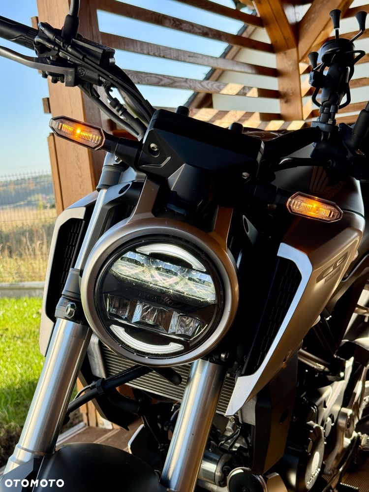 Honda CB - 23