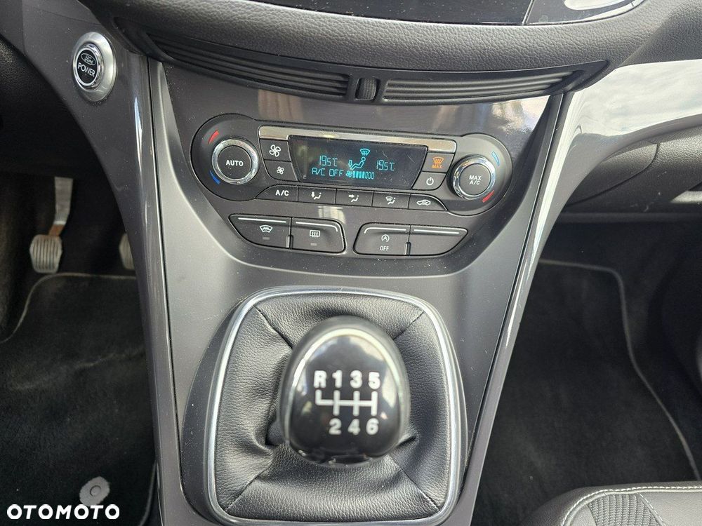 Ford Kuga 1.6 EcoBoost 2x4 Titanium - 18