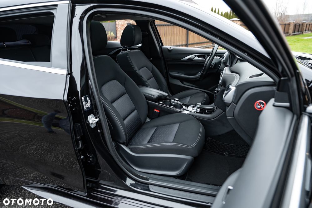 Infiniti Q30 2.2d DCT AWD Sport - 24