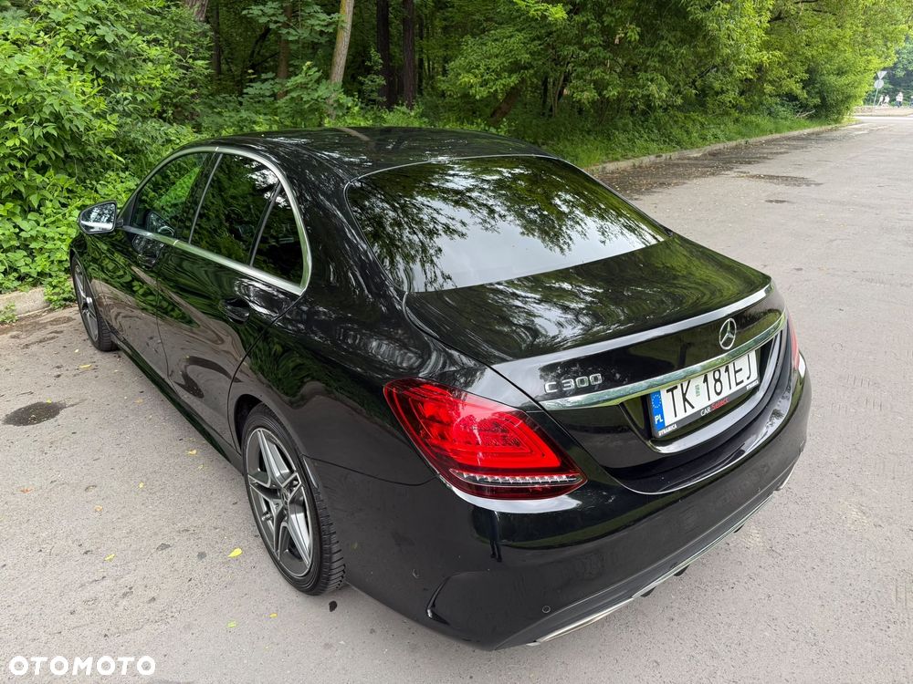 Mercedes-Benz Klasa C 300 9G-TRONIC - 9