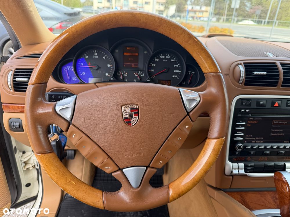 Porsche Cayenne Tiptronic S - 28
