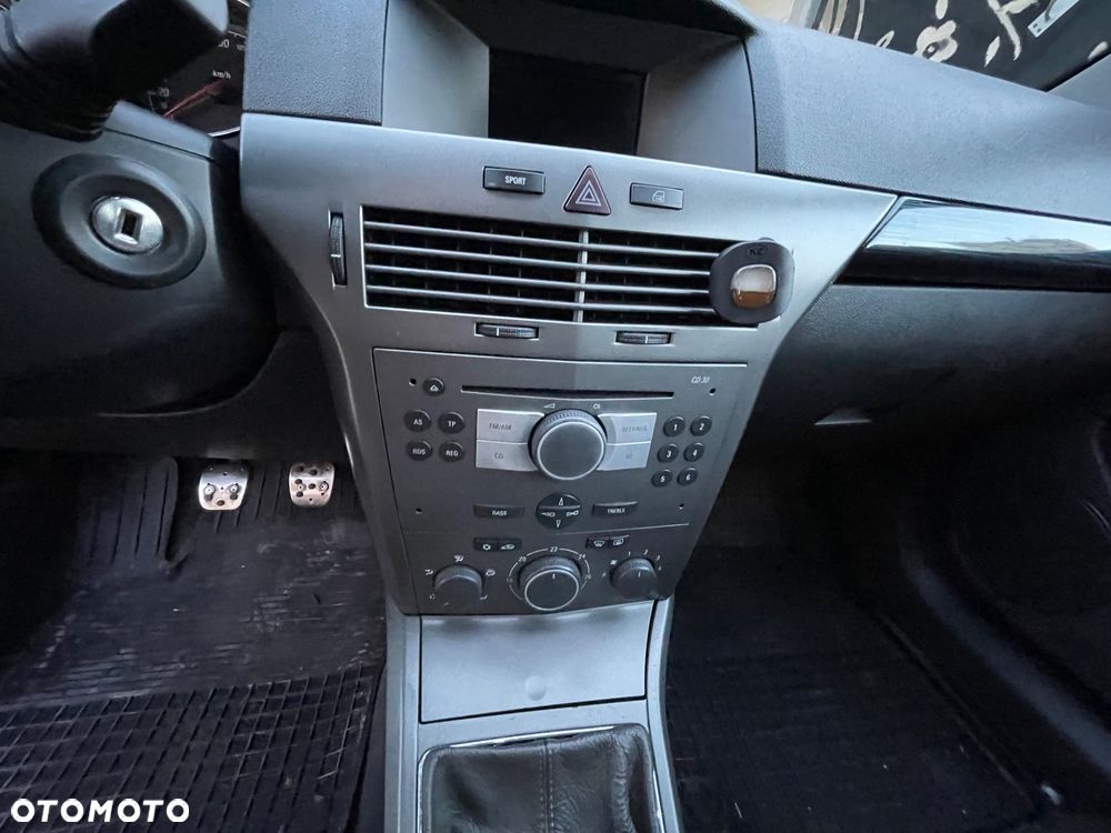 Opel Astra 1.9 CDTI Cosmo - 16