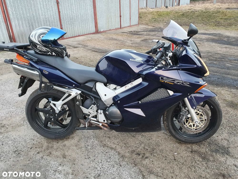 Honda VFR - 2