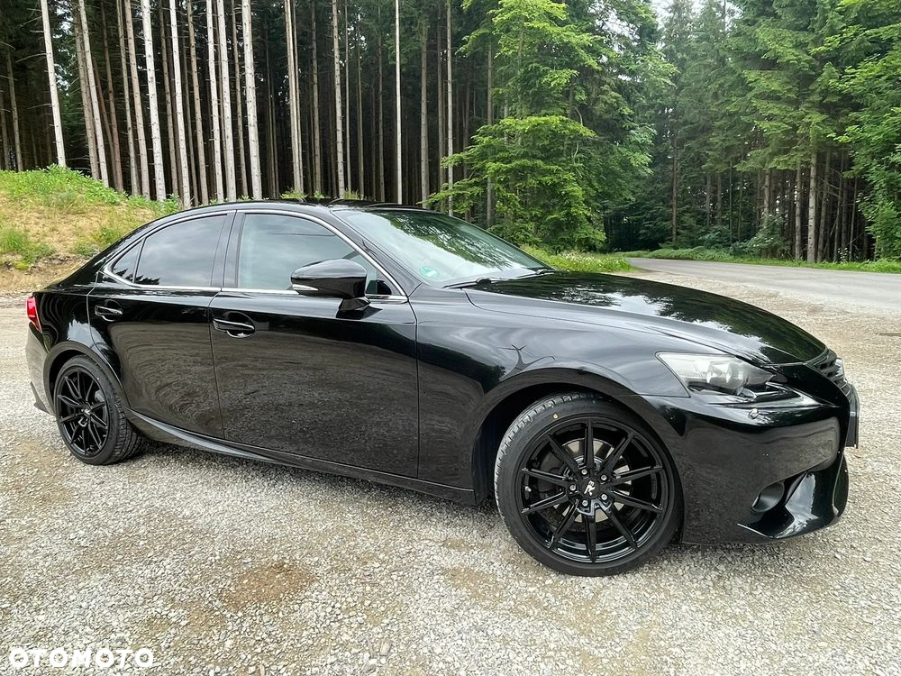 Lexus IS 300h Executive Line - 3