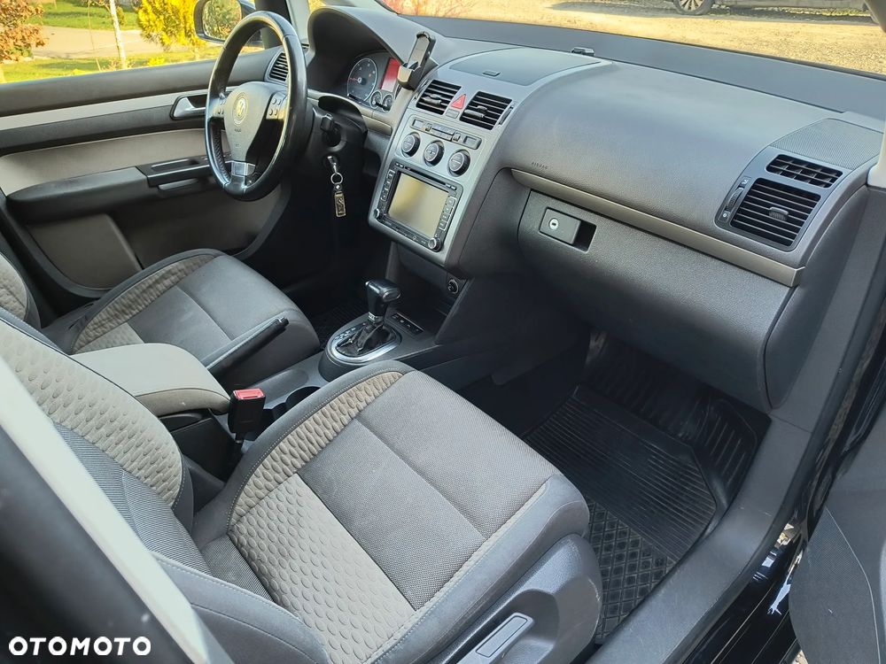 Volkswagen Touran 2.0 TDI DPF Cross DSG - 14