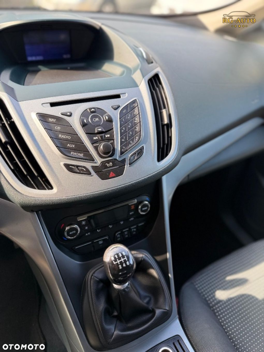 Ford Grand C-MAX - 36