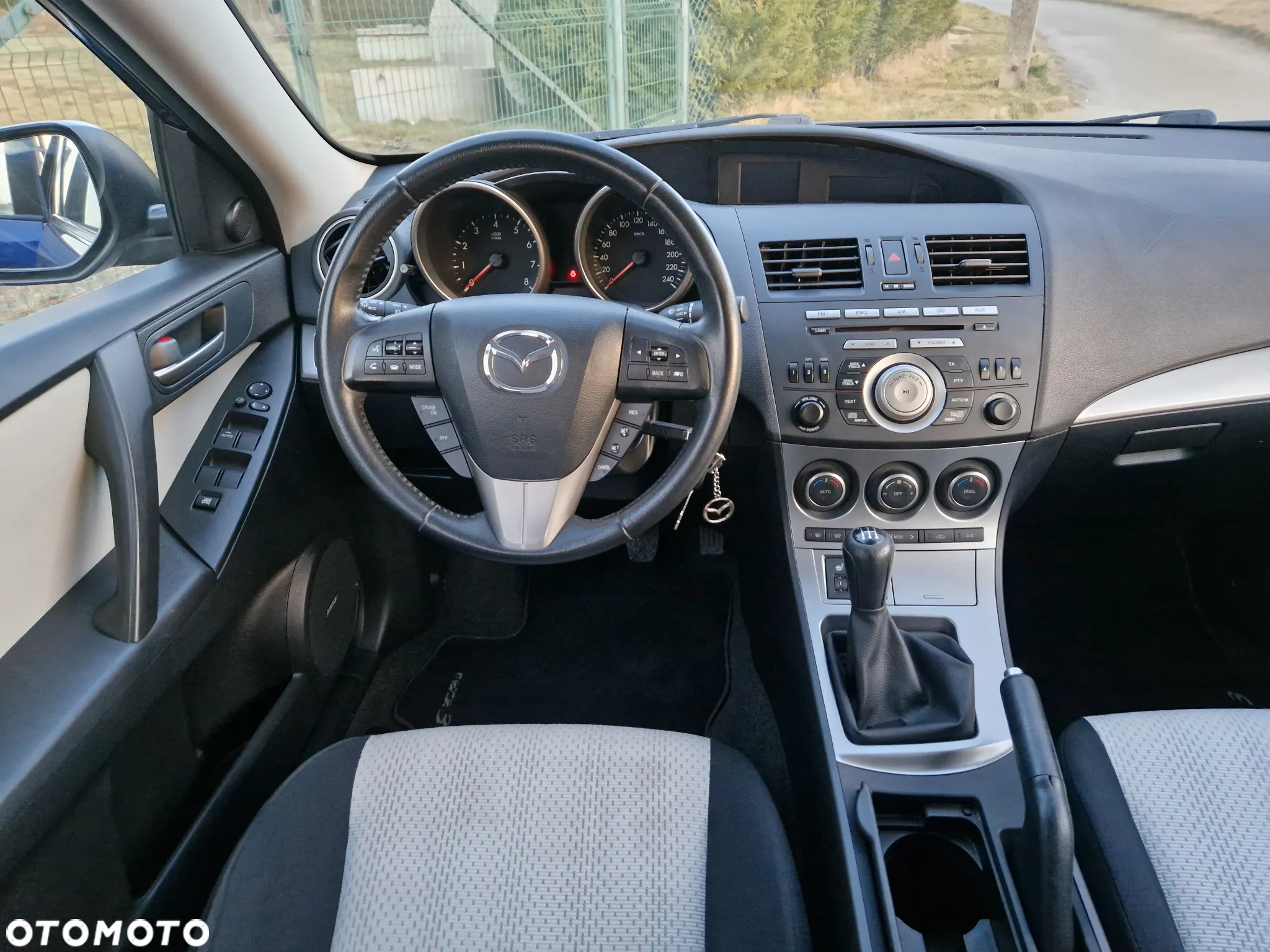 Mazda 3 1.6 Exclusive + - 4