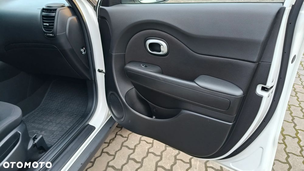 Kia Soul 1.6 GDI White&Red Edition - 13