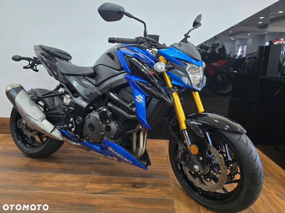 Suzuki GSX - 37