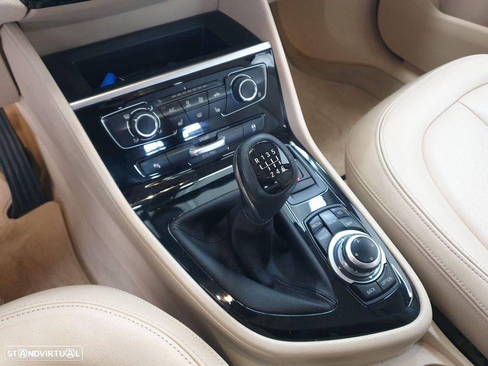 BMW 216 Active Tourer d - 17