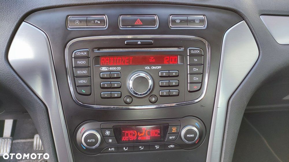 Ford Mondeo - 37