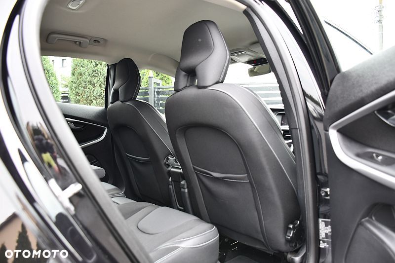 Volvo V40 T2 Momentum - 22