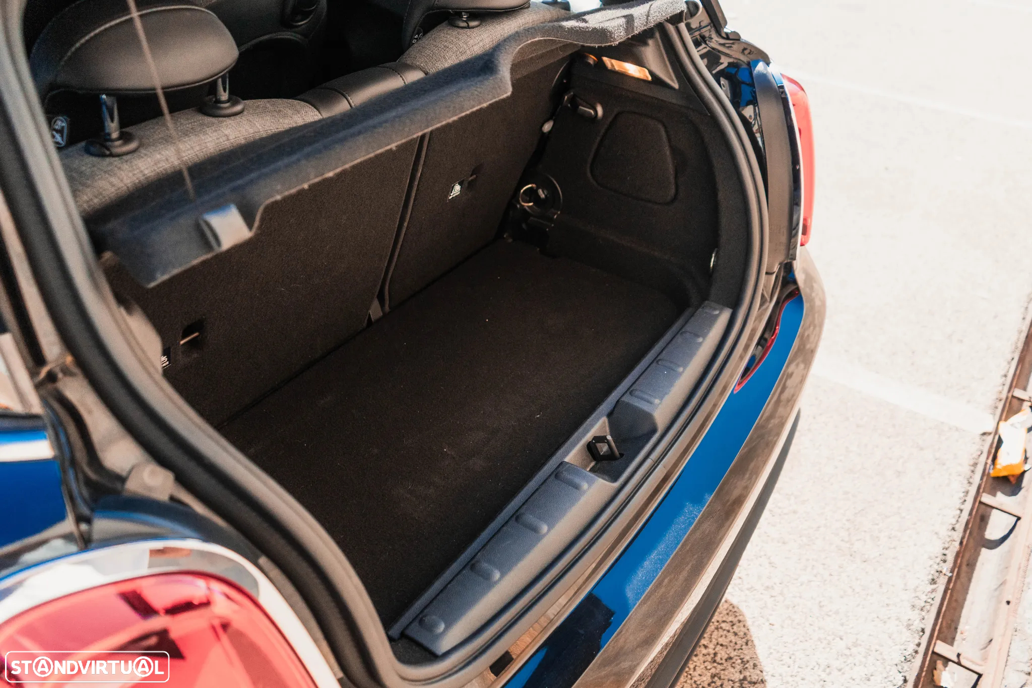 MINI 3 Portas Cooper E Classic S - 13