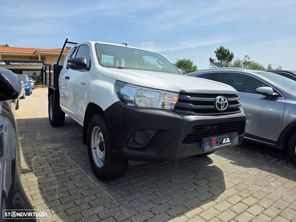 Toyota Hilux 2.4 D-4D 2WD CD CM 3L - 4