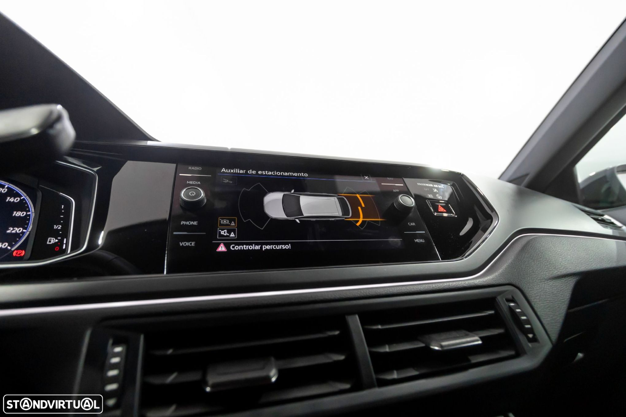 VW Taigo 1.0 TSI R-Line DSG - 38
