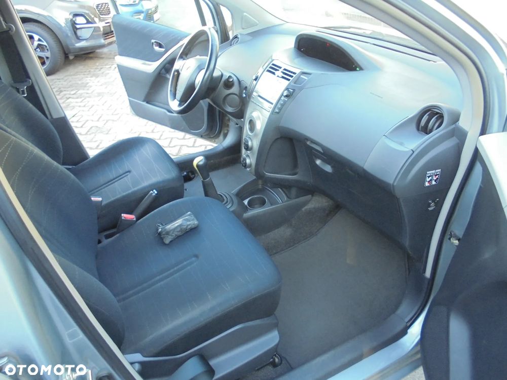 Toyota Yaris 1.3 VVT-i Travel - 12