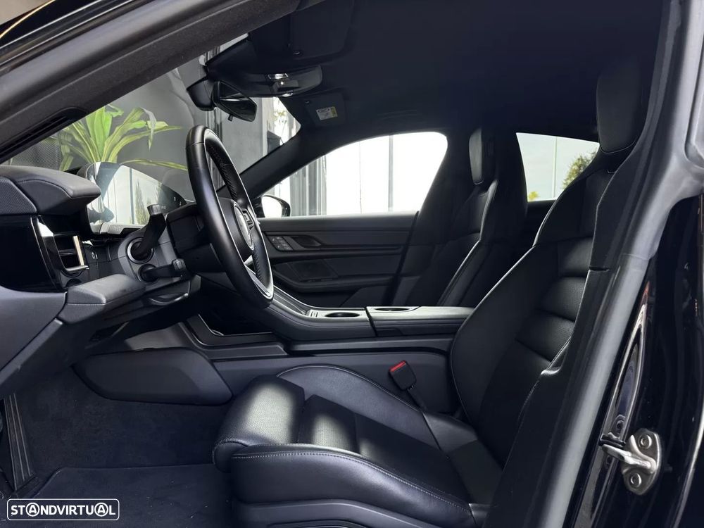 Porsche Taycan 4 - 31