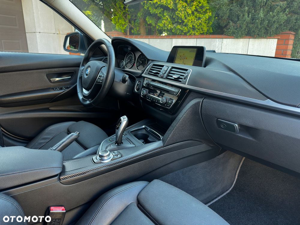 BMW Seria 3 320d Sport Line - 16