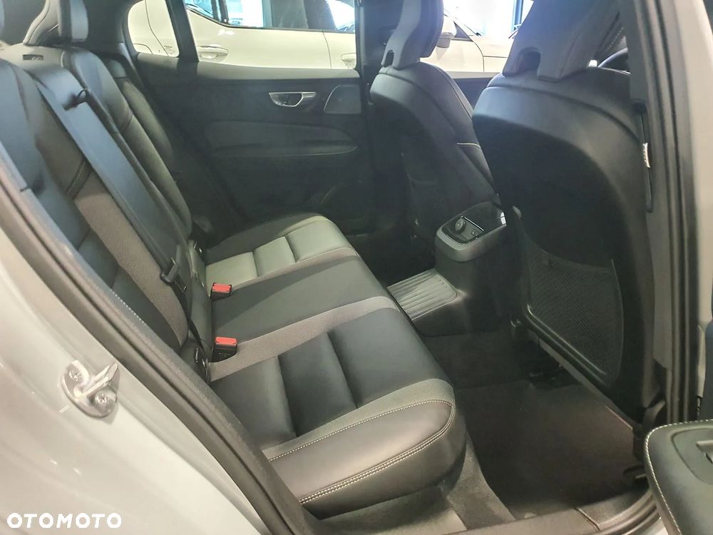 Volvo S60 B4 B Ultimate Dark - 12