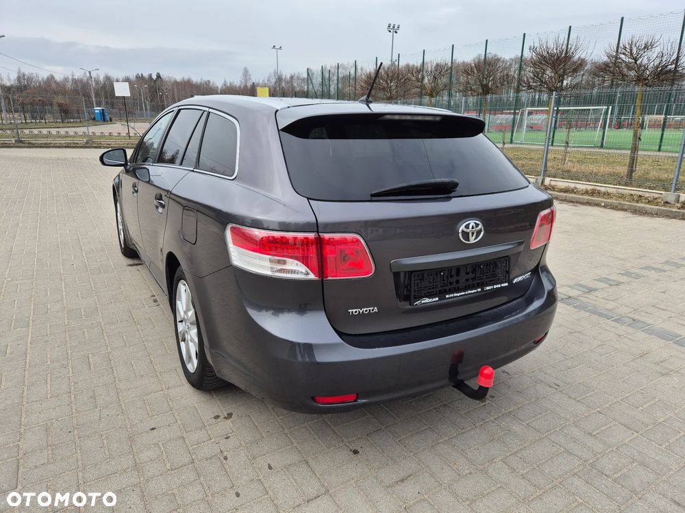 Toyota Avensis 1.8 Sol - 6