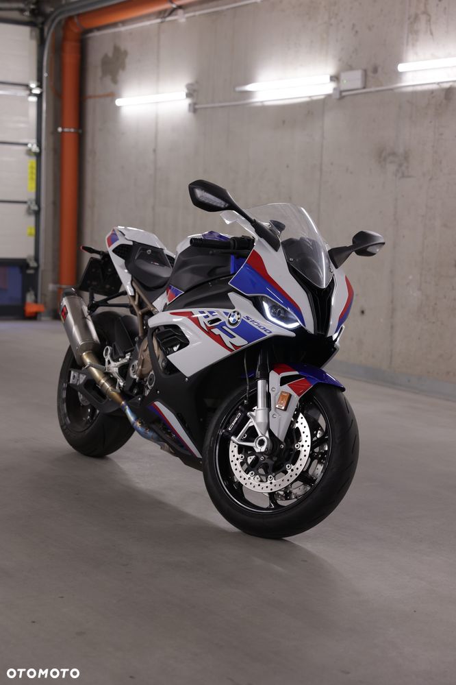 BMW S