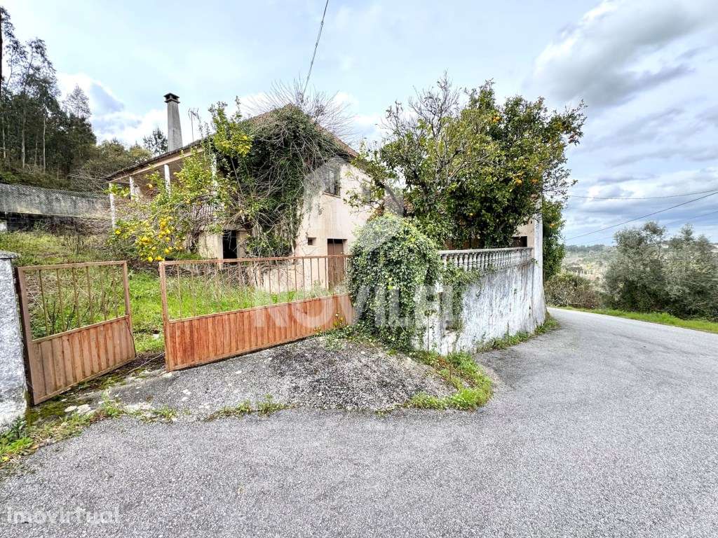 Moradia Isolada T3 e anexos com 485m2 de terreno urbano. - Grande imagem: 2/23