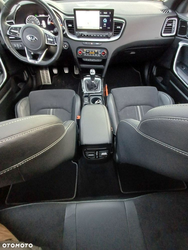 Kia ProCeed 1.4 T-GDI GT Line - 22