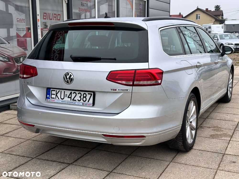 Volkswagen Passat - 12