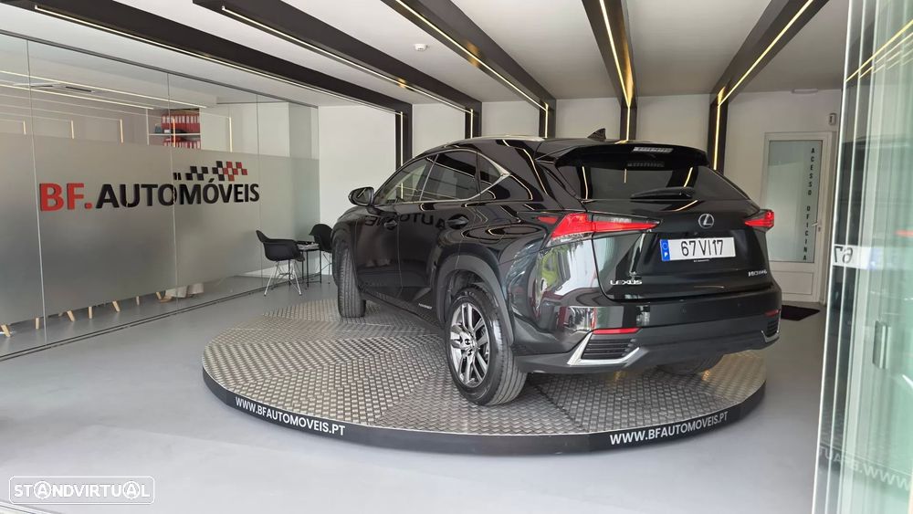 Lexus NX 300h Executive - 4