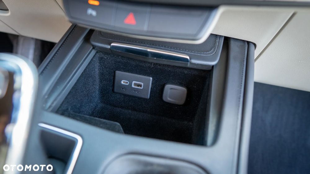 Cadillac XT4 350T AWD Luxury - 37