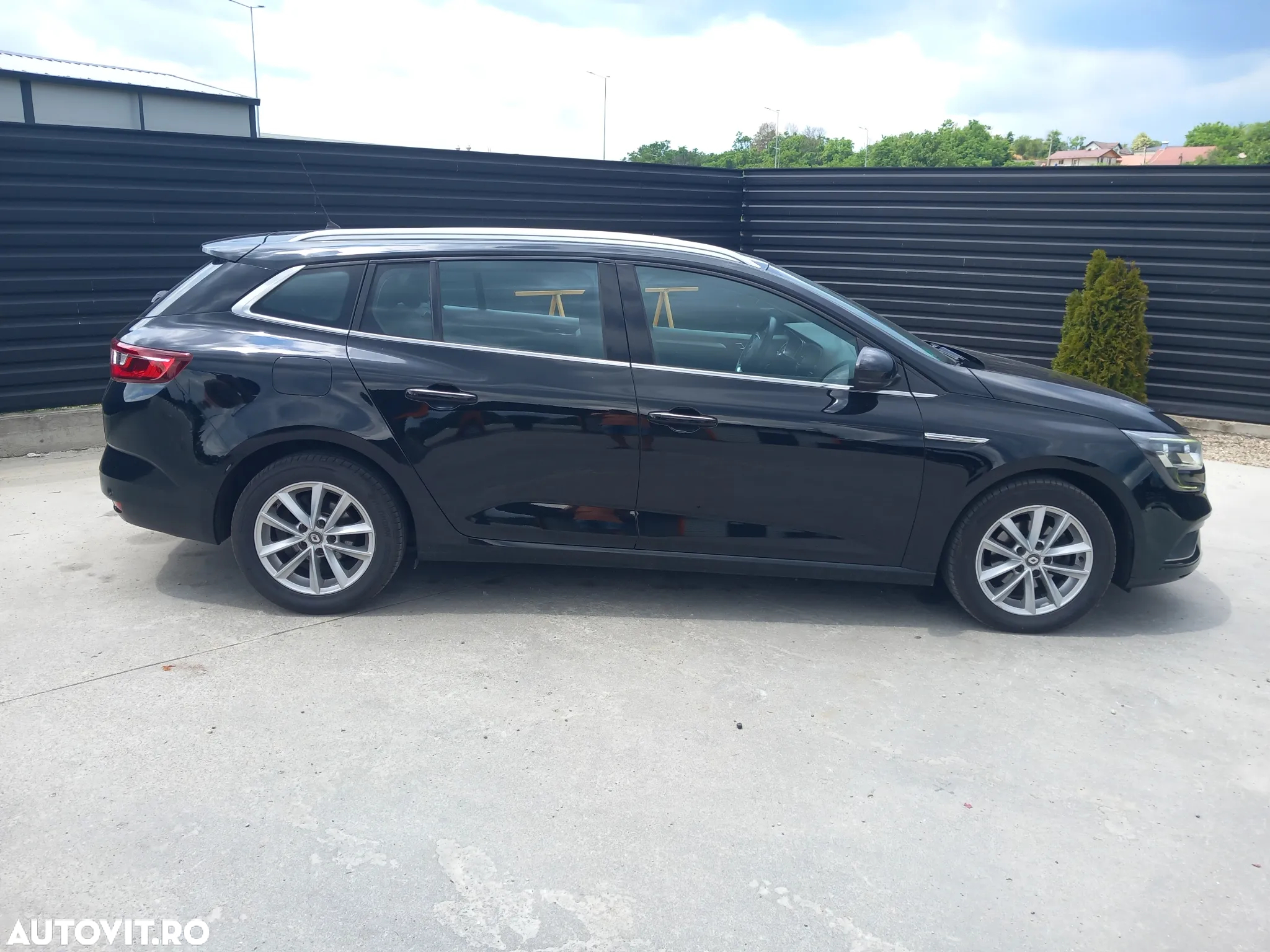 Renault Megane ENERGY dCi 110 EDC INTENS - 3