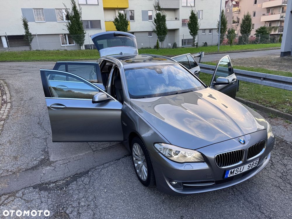 BMW Seria 5 530d xDrive Luxury Line - 1